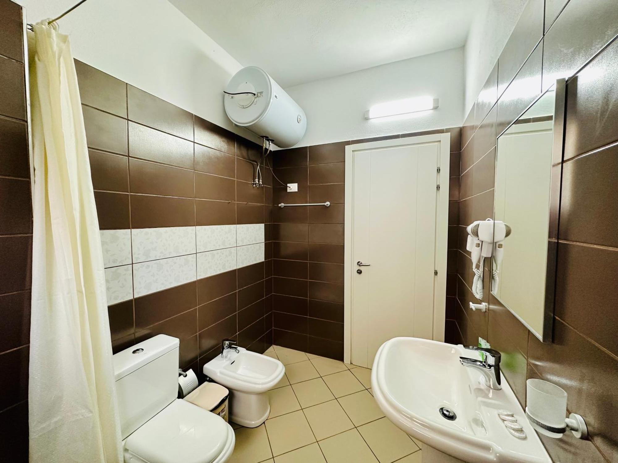 Jico Travel - Villa Colombo Vlore Room photo